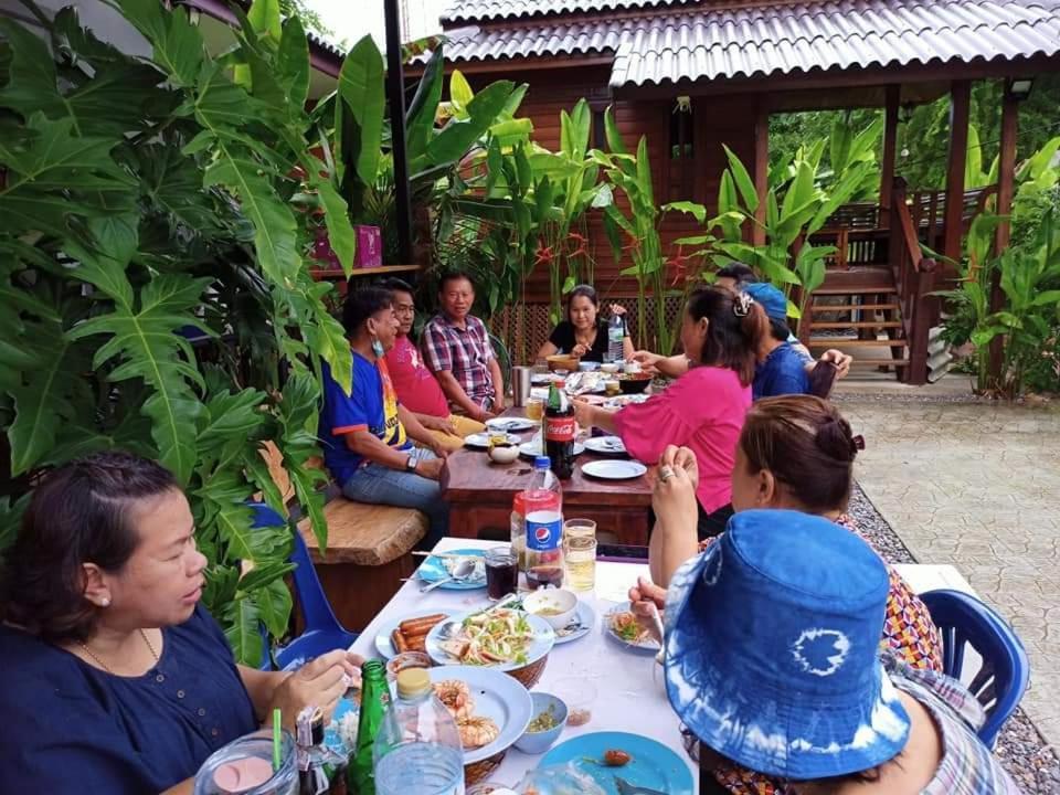 บ้านทะเลอิ่มเอม Bann Talay Im Eimm Бан-Пе Экстерьер фото