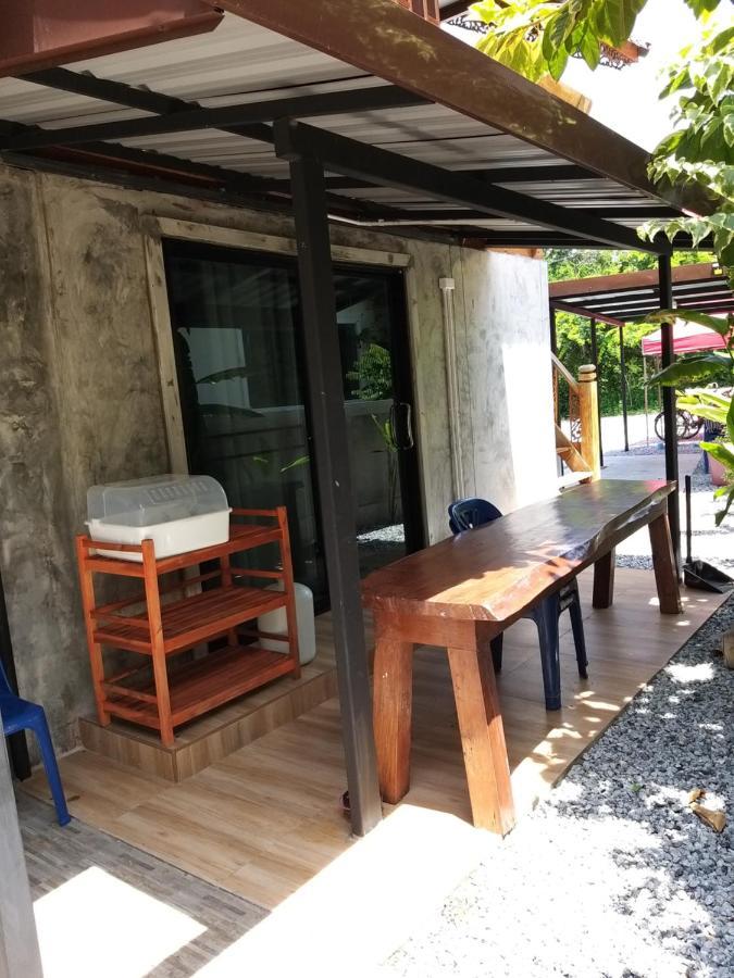 บ้านทะเลอิ่มเอม Bann Talay Im Eimm Бан-Пе Экстерьер фото